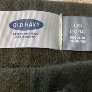 Cotton olive green pants with a drawstring band